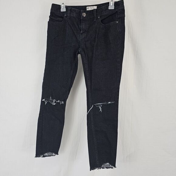 Free People Mid Rise Skinny Destroyed Ankle Jean in BlackWomen's Size 28 - Picture 2 of 6